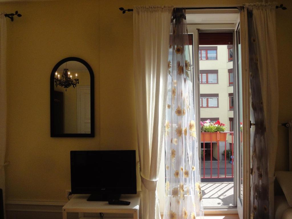 3 Camere Basel Bilik gambar