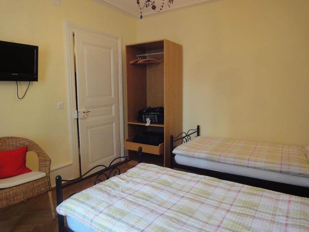 3 Camere Basel Bilik gambar