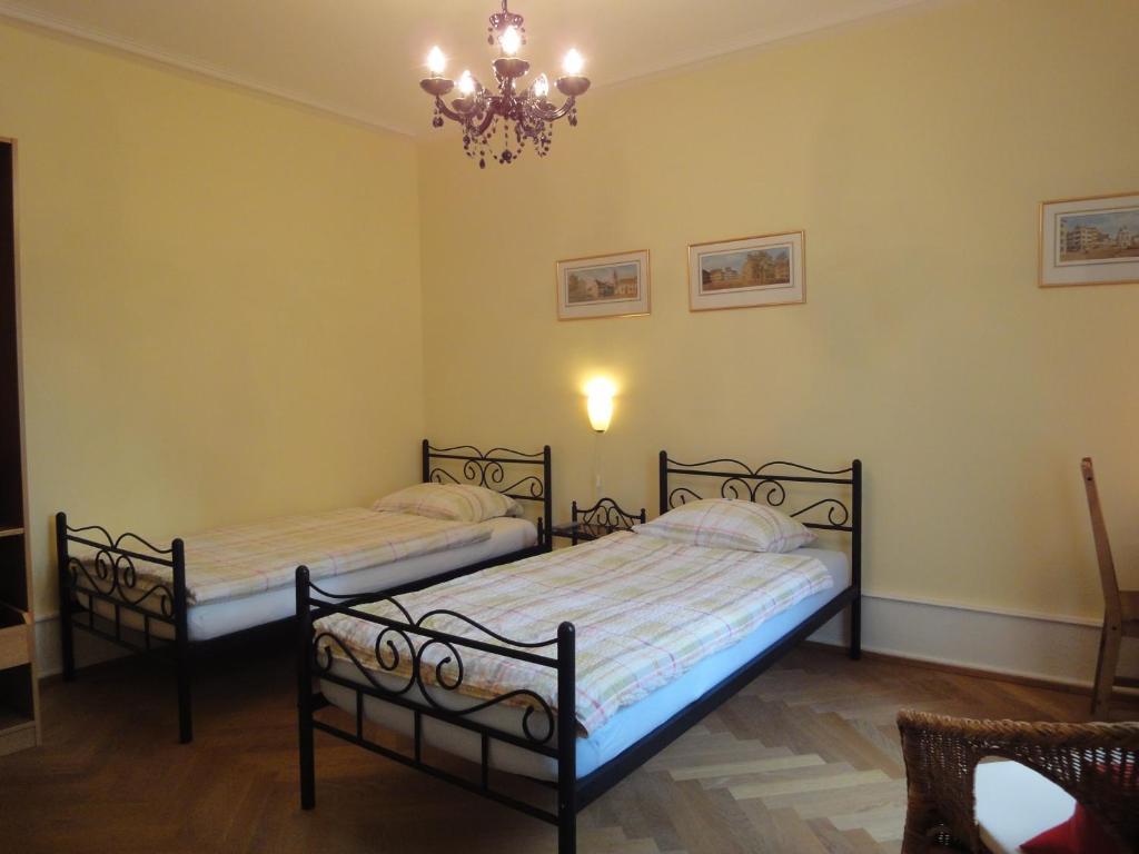 3 Camere Basel Bilik gambar