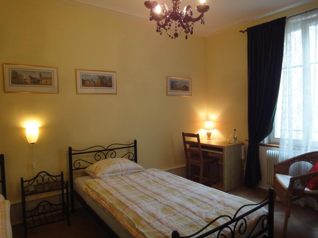 3 Camere Basel Bilik gambar
